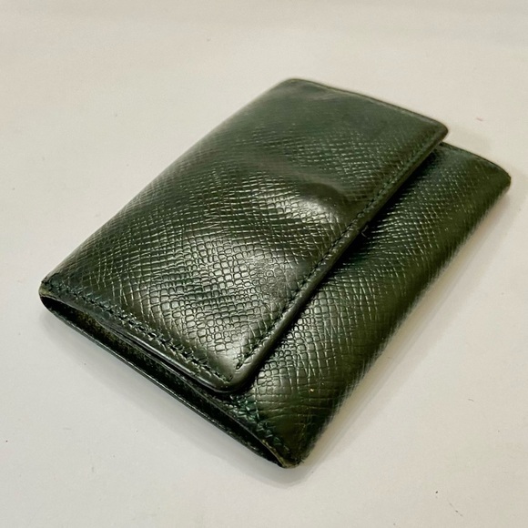 Louis Vuitton Green Taiga Leather 6-Hooks Key Case - Picture 3 of 12